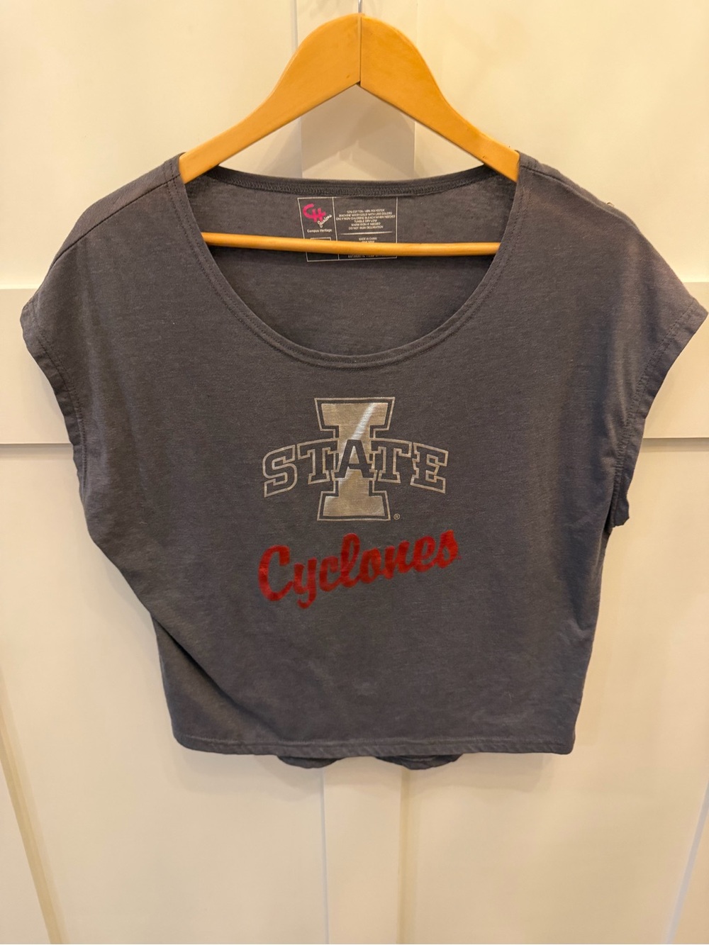 Women’s Iowa State University ISU Cyclones Cropped Tee T-Shirt Gray Size Medium